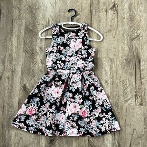 Super cute pink and black floral Abercrombie girls dress size 11/12